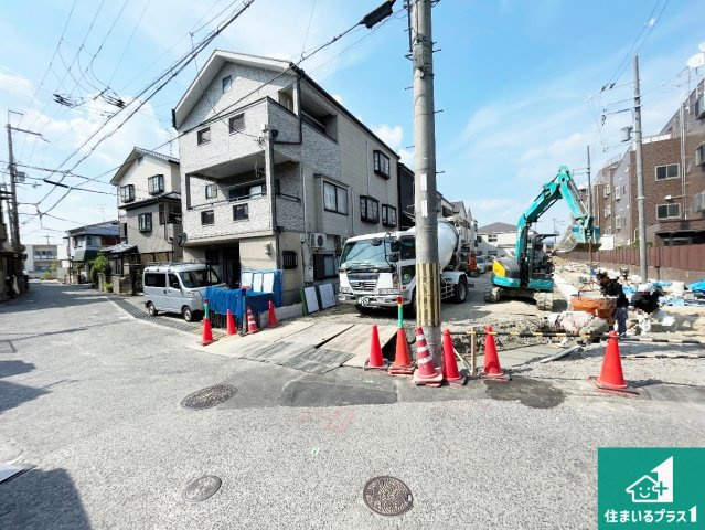 周辺は落ち着いた街並みの住宅地！子育てがしやすい住環境です！