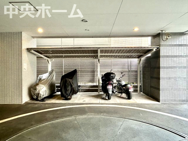 【バイク置場】最新の空き状況や費用などの詳細は担当スタッフまでお問い合わせください。