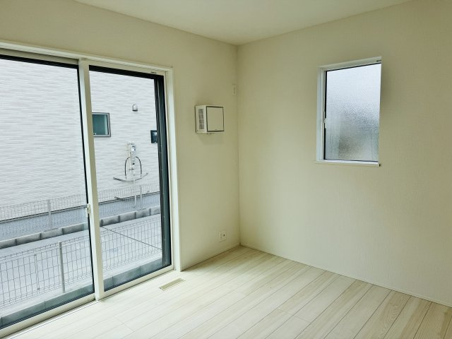 ～1階5.2帖の洋室です～