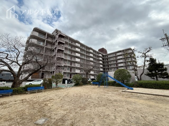 SRC造7階建て