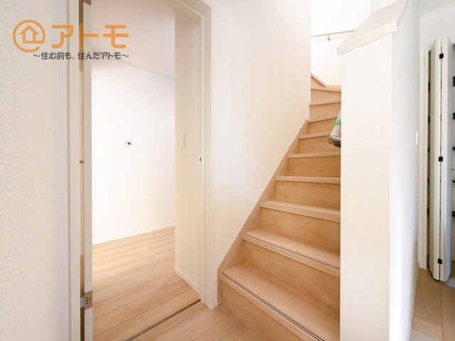 階段は緩やかで手すりもついているので上りやすくなっています！