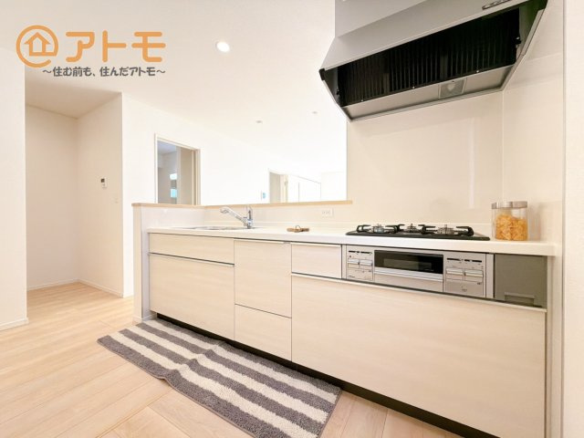 対面タイプならキッチン内にいながらご家族やお客様との会話が楽しめます♪