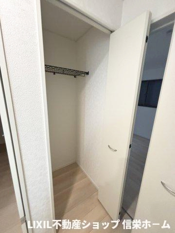 2階ホール収納