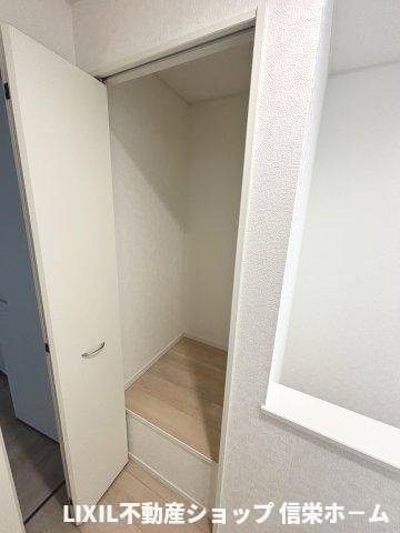 2階ホール収納
