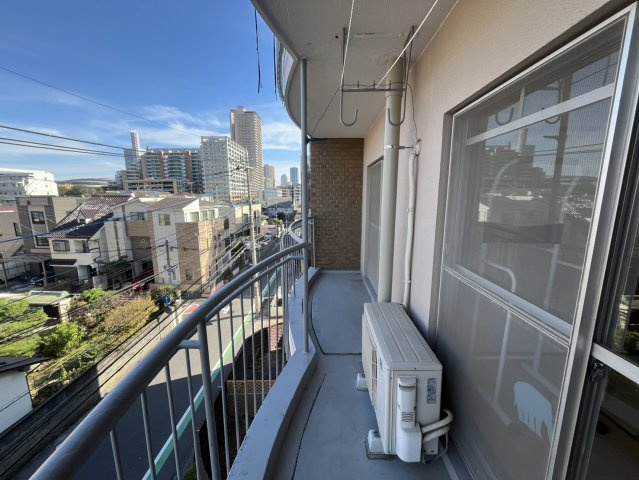 2つのお部屋から出ることのできるバルコニーです。
