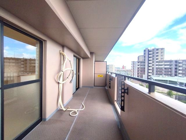屋根がついているのでお出かけ中にちょっとした雨に降られても安心です。