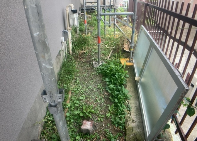 庭があることでガーデニングや家庭菜園はもちろん、こどもの遊び場やペットを放して遊ぶことができます。また、家の周囲に余裕があるということです。隣地との間があれば、十分な日当たりと、風通しが確保できます。