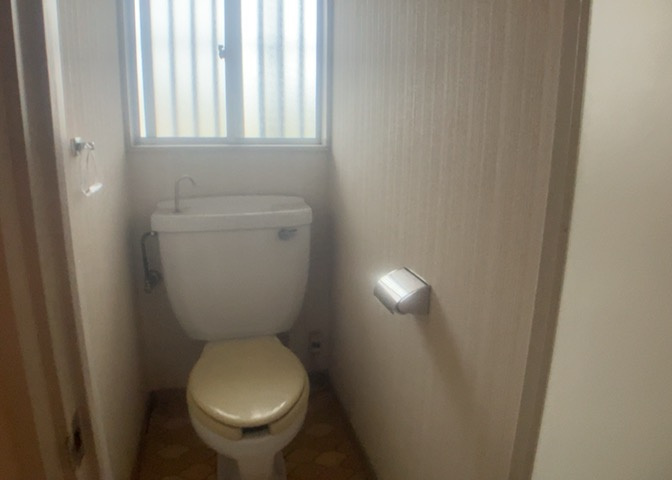 トイレは大きさや形、機能、抗菌性などが異なる多種多彩なタイプが各メーカーから出ています。それぞれに良さがあるため、事前にどういったタイプのトイレがいいのかをご家庭内で決めて、内見に行くといいでしょう。