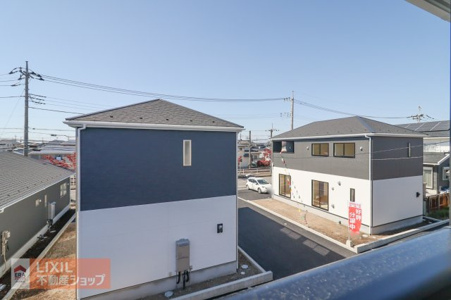 バルコニーからの眺望です。バルコニーで青空をあおぐひと時は、暮らしのちょっとしたスパイスです。