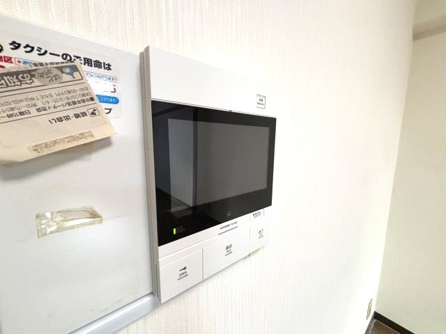 モニター付きのインターフォンで、安心・安全♪