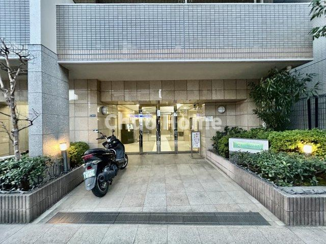 【エントランス】マンションのエントランスは、その物件の印象を決める、顔とも言える場所です。毎日通る場所ですからきれいなのが一番です。