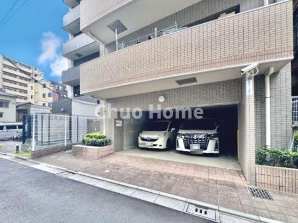 【敷地内駐車場】最新の空き状況や費用などの詳細は担当スタッフまでお問い合わせください。