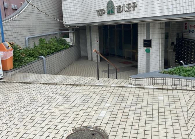 隣家の土地はどうなっているのか、生活利便施設が近くにあるのか、学校まで近いかなど、お客様のライフスタイルにあわせたイメージが重要です。また、近くにあると困る施設が近くにないかも確認するといいでしょう。