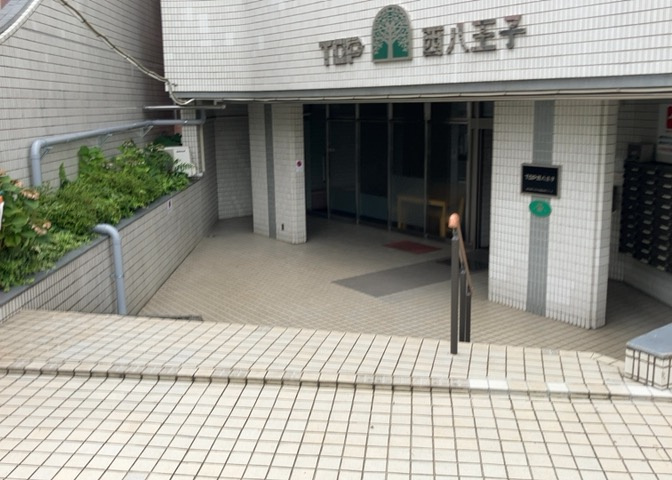 外観はマンション管理がされているかの目安になります。築年数が古いと、壁面は劣化してひび割れが生じることも！建物が古びていても細かいところが修繕されていると、きちんと管理されているなぁと感じるでしょう。