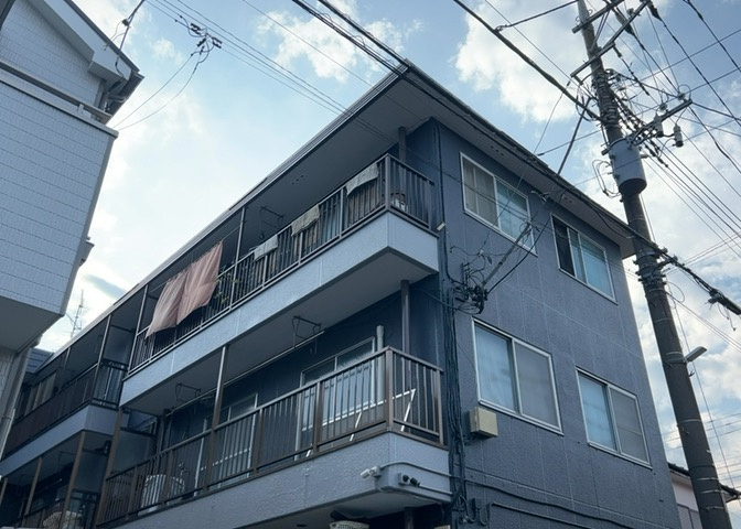 マンションのエントランスには、もともと風よけや防犯の役割がありますが、マンションによって宅配ボックスなどの設備が備わっている所もあります。日々の生活をイメージしながら生活しやすさをチェックしましょう。