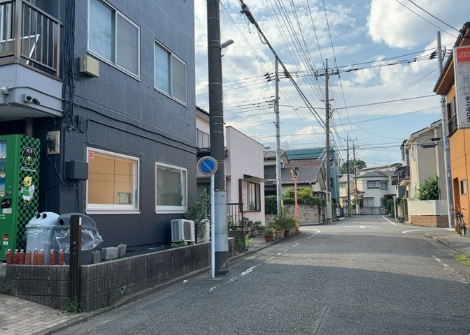 眺望を気にして物件を探す場合、前面に建物が建っていないか現地で確認しましょう！前面に建物があると景色はもちろん、日当たりや風通しにも影響が出てきます。住んだ時のことを想像しながら現地見学をしましょう。