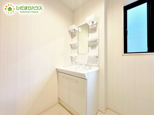 ゆったりとした脱衣所は、朝の支度の時間が重なっても、ストレスなく準備ができます!(^^)!