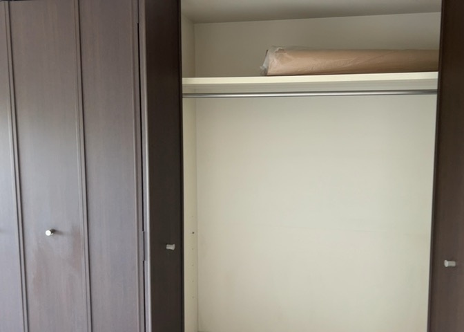 デザイン性を重視しすぎて収納が少なかった！なんてことにならないため、事前に現地で収納の数を確認しておくことをお勧めします。クローゼット以外にも床下収納や屋根裏収納、パントリーなどもチェックしましょう。