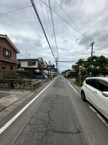前面道路含む現地写真です