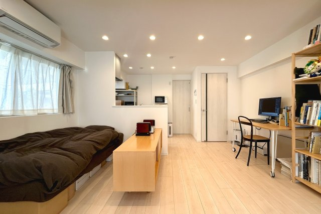 角部屋で採光も良く開放感があります。
