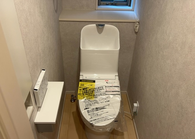 トイレは大きさや形、機能、抗菌性などが異なる多種多彩なタイプが各メーカーから出ています。それぞれに良さがあるため、事前にどういったタイプのトイレがいいのかをご家庭内で決めて、内見に行くといいでしょう。