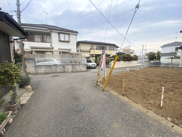 北西・南西角地で陽当り良好！敷地約30坪！更地渡し！自由設計で夢のマイホームはいかがでしょうか！中野小学校まで徒歩約10分(800ｍ)！当社施工現場ご案内致します！お気軽にお問い合わせください！