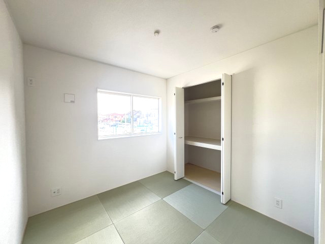 フローリングだけでなく、和室もあります