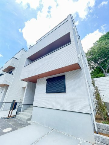 【トラストステージ施工例／外壁パワーボード】　自社一貫施工のセミオーダー住宅にも対応いたします。