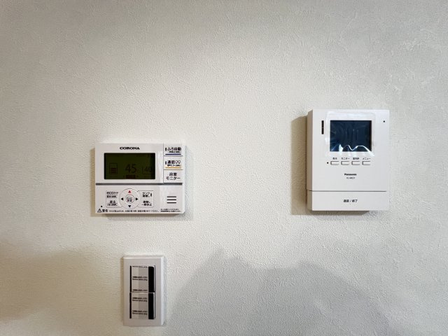 給湯リモコン　TVモニター付きインターホン