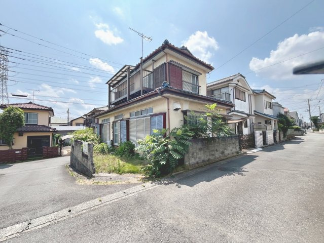 落ち着いた雰囲気の外観です