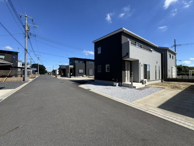 座ったり寝転んだりと、ゆったりくつろげる快適空間。クッション性があるので、お子様の遊び場としても重宝しますね♪（3年前当時の写真）