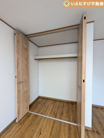 大容量の収納スペースで住空間もスッキリ広々　収納がたっぷり付いていれば、お部屋がすっきり保てて気持ちが良いですね♪