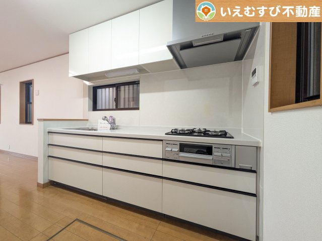 リフォーム済みのキッチン　綺麗なキッチンで快適なお料理タイム♪ぬくもりのある落ち着いた空間！