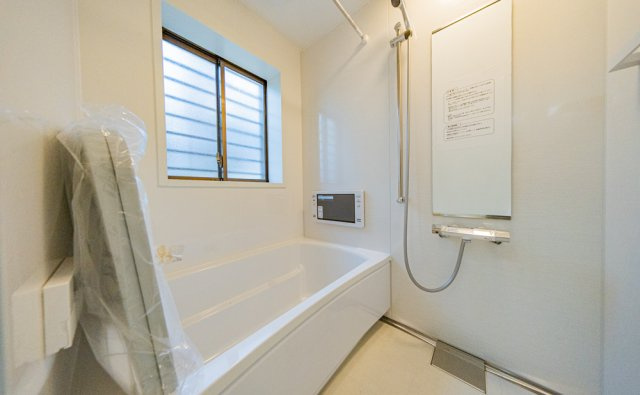 浴室乾燥機付きのバスルーム