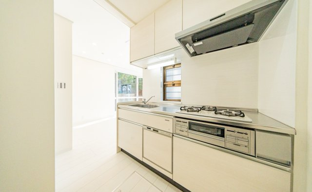 ビルトイン食洗機付きシステムキッチン