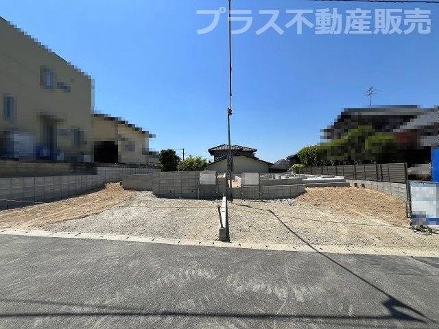 現地写真。プラス不動産販売なら、現場の全ての棟をまとめてご見学頂けます。