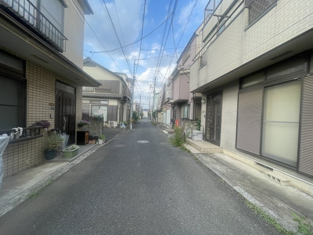 前面道路含む現地写真です