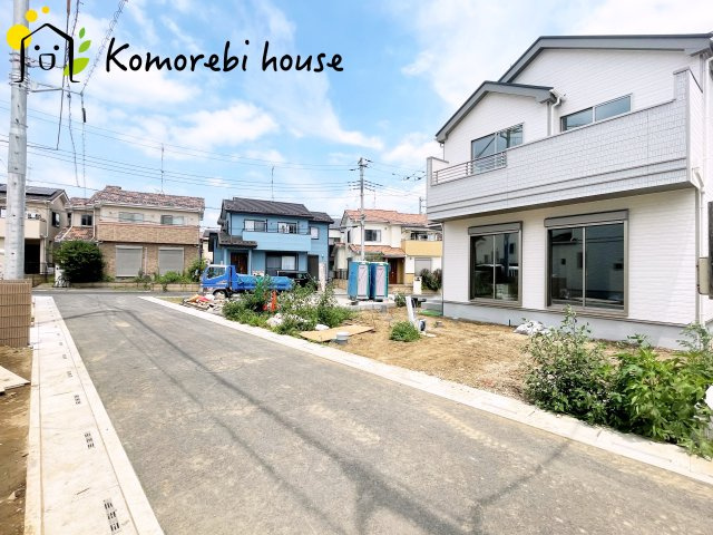 前面道路含む現地写真です