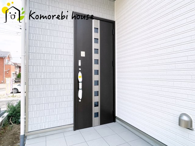 毎日通る玄関はこちらです