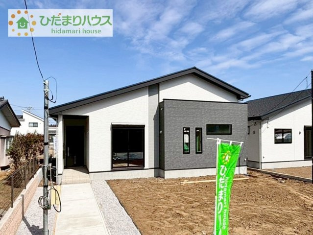 敷地広々97坪！！広ーいお庭で家庭菜園なども実現できちゃいますね(*^^)v