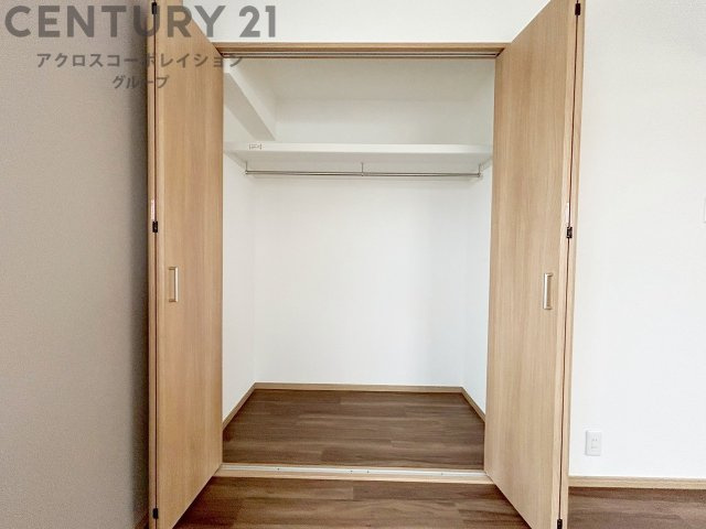 衣類やアクセサリー、小物類の収納が便利で整理整頓がしやすく、部屋の美観を保ちつつ、スペースを最大限に活用できます。衣服のしわやダメージを防ぎ、長持ちさせることができます。　