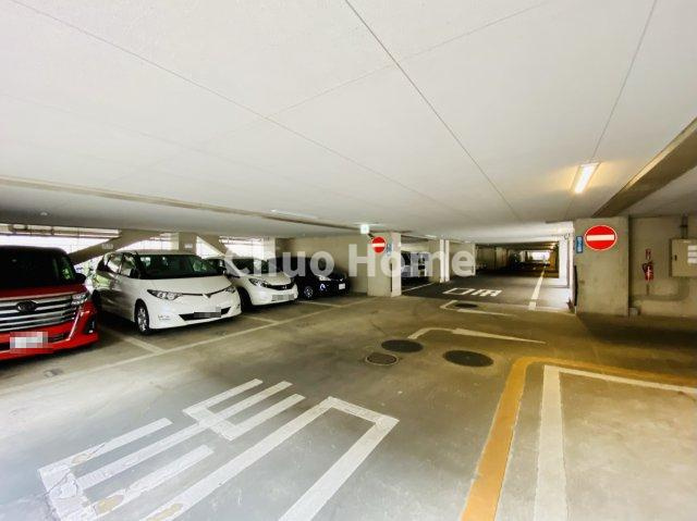 【敷地内駐車場】最新の空き状況や費用などの詳細は担当スタッフまでお問い合わせください。
