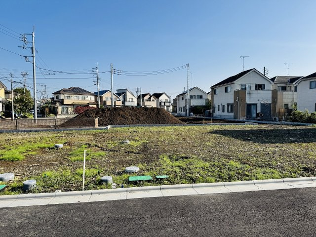 ～閑静で落ち着きのある住宅地内　建築条件の付いていない売地です～