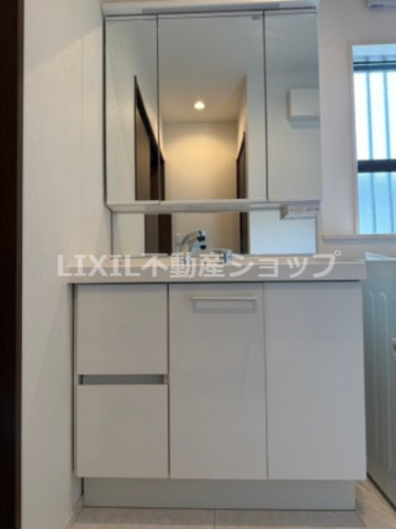 【真岡市大谷台町　中古戸建の独立洗面台】