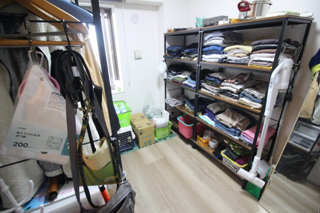 各居室にはクローゼットが付いており、たくさん収納ができます。ウォークインクローゼットもございます。
