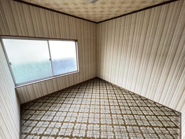 万が一の災害時のストックなどたっぷり収納できます！　