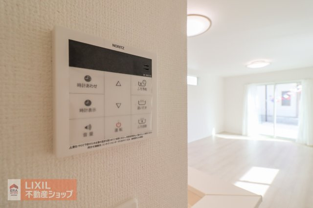 【温水設備】現地完成写真。給湯スイッチ付きで温度調整もラクラクです。