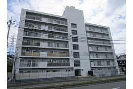 ハイツ牛田の外観