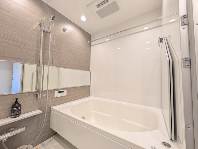 ～新規交換したキレイなバスルーム　気持ち良く湯船に浸かる事が出来ます～