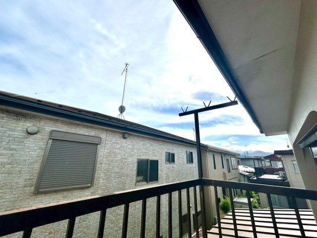 眺望を気にして物件を探す場合、前面に建物が建っていないか現地で確認しましょう！前面に建物があると景色はもちろん、日当たりや風通しにも影響が出てきます。住んだ時のことを想像しながら現地見学をしましょう。